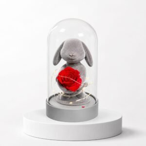 Lapin décoratif sous cloche avec rose rouge C6 38