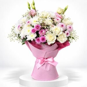 Nuage de Tendresse – Bouquet de roses blanches et fleurs roses 40